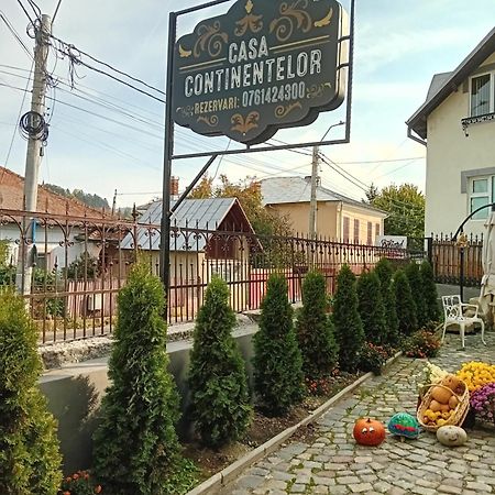 Casa Continentelor Hotel Campulung Exterior photo